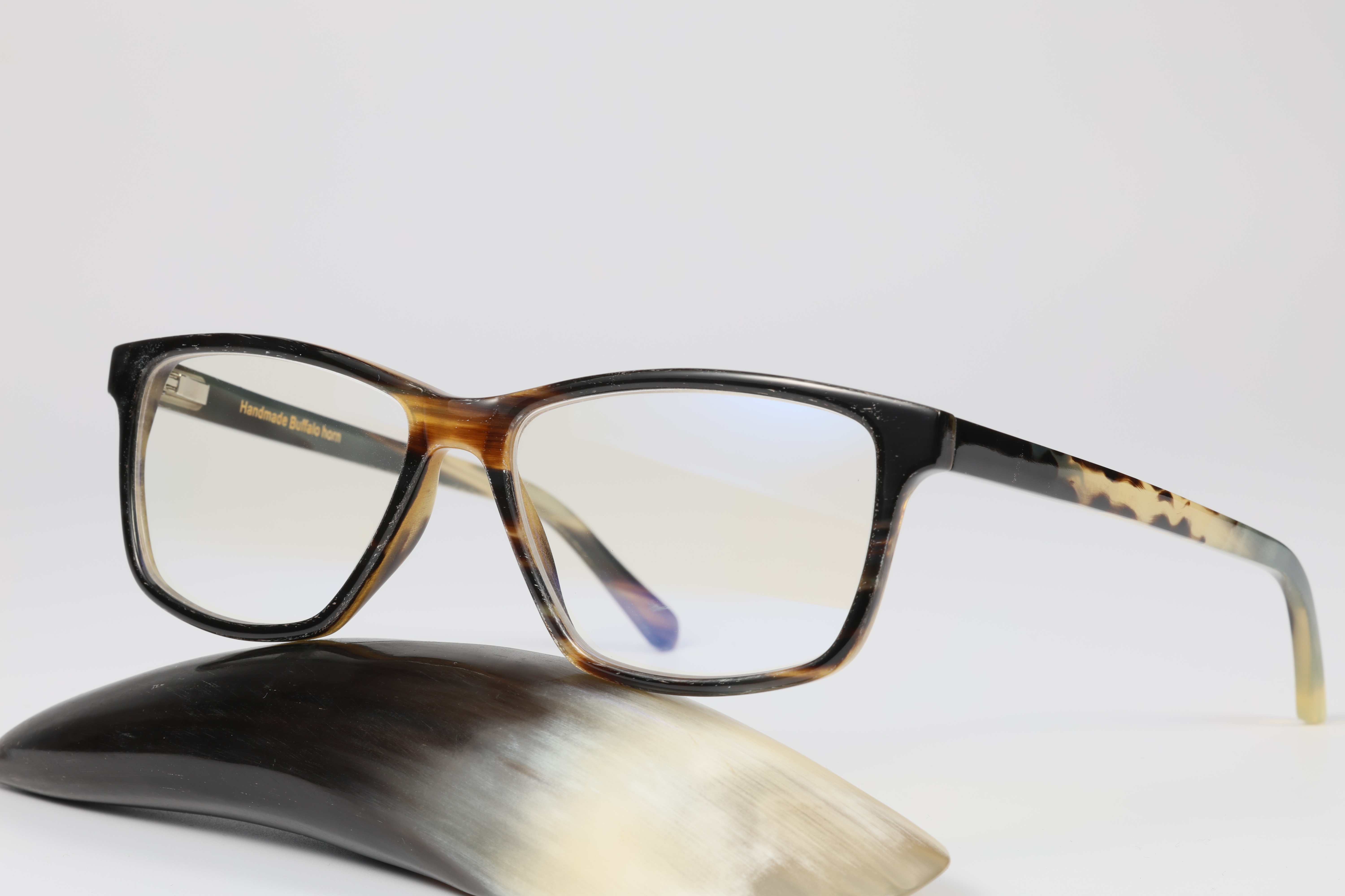 Introduction to the whole process of making horn glasses