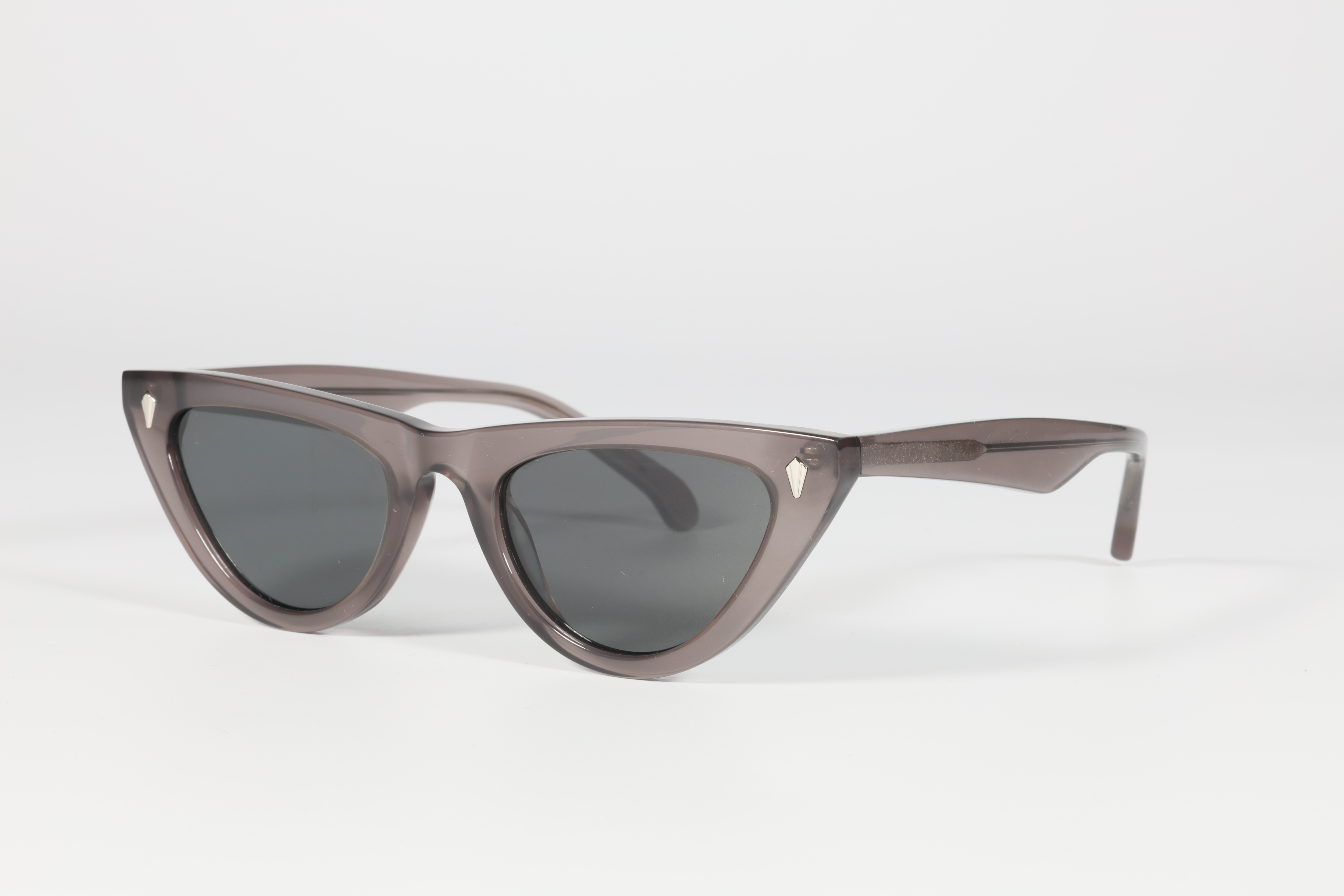 Maximizing Eye Protection: The Best Lens Features for Blocking Glare, UV, and Blue Light