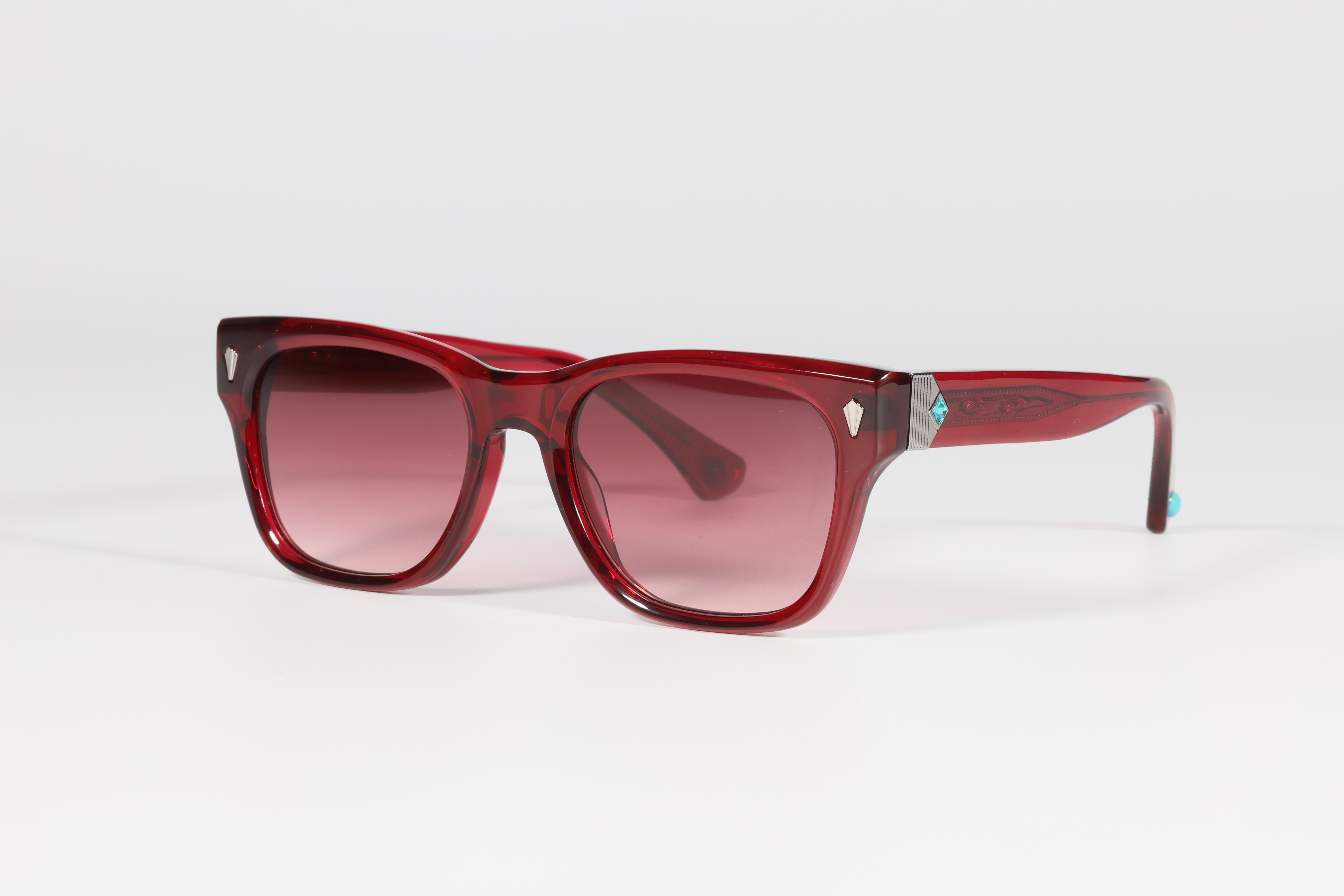 Why Acetate Eyeglass Frames Remain a Timeless Classic