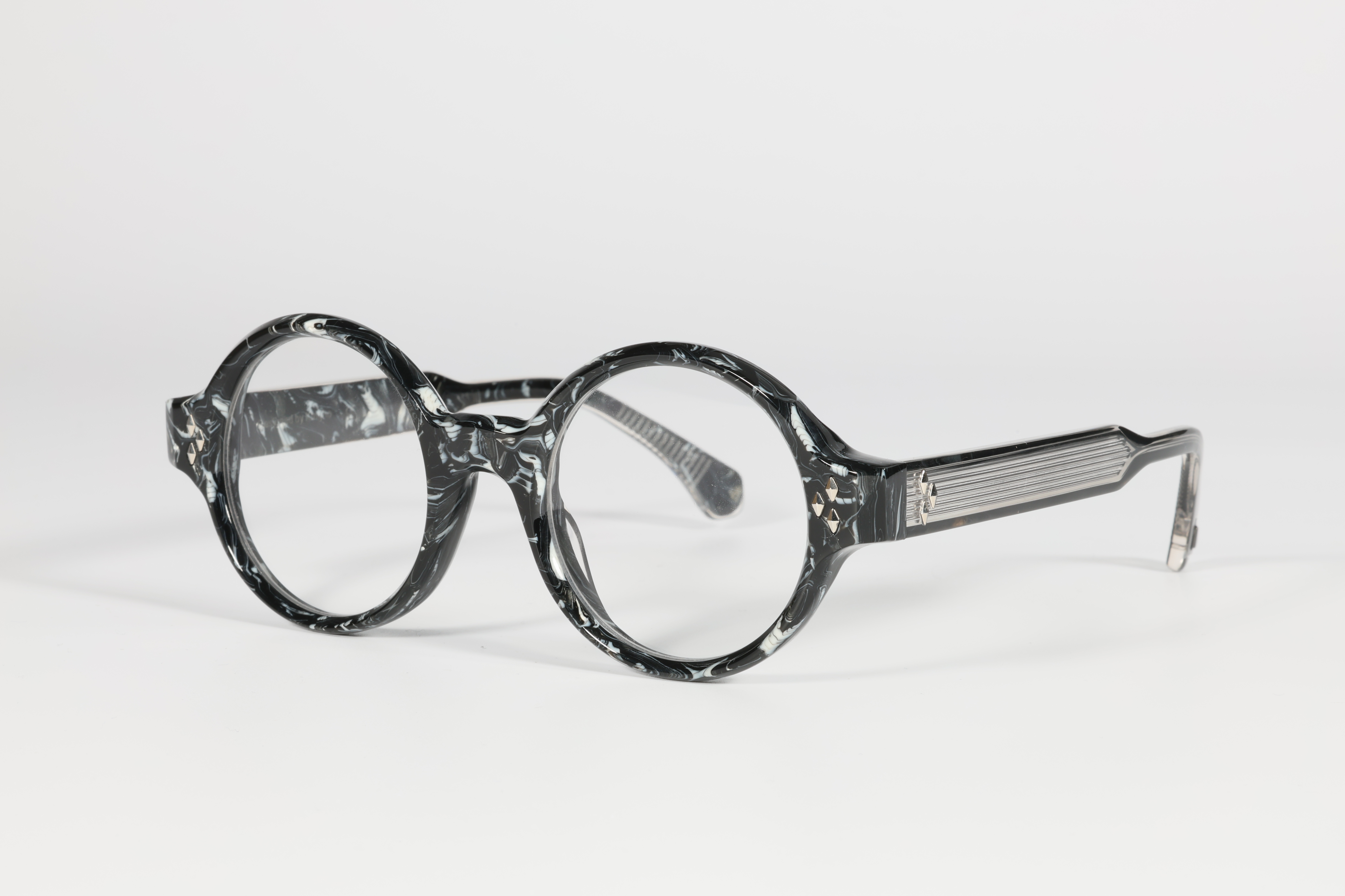 When to Replace Your Glasses: Key Signs to Watch For