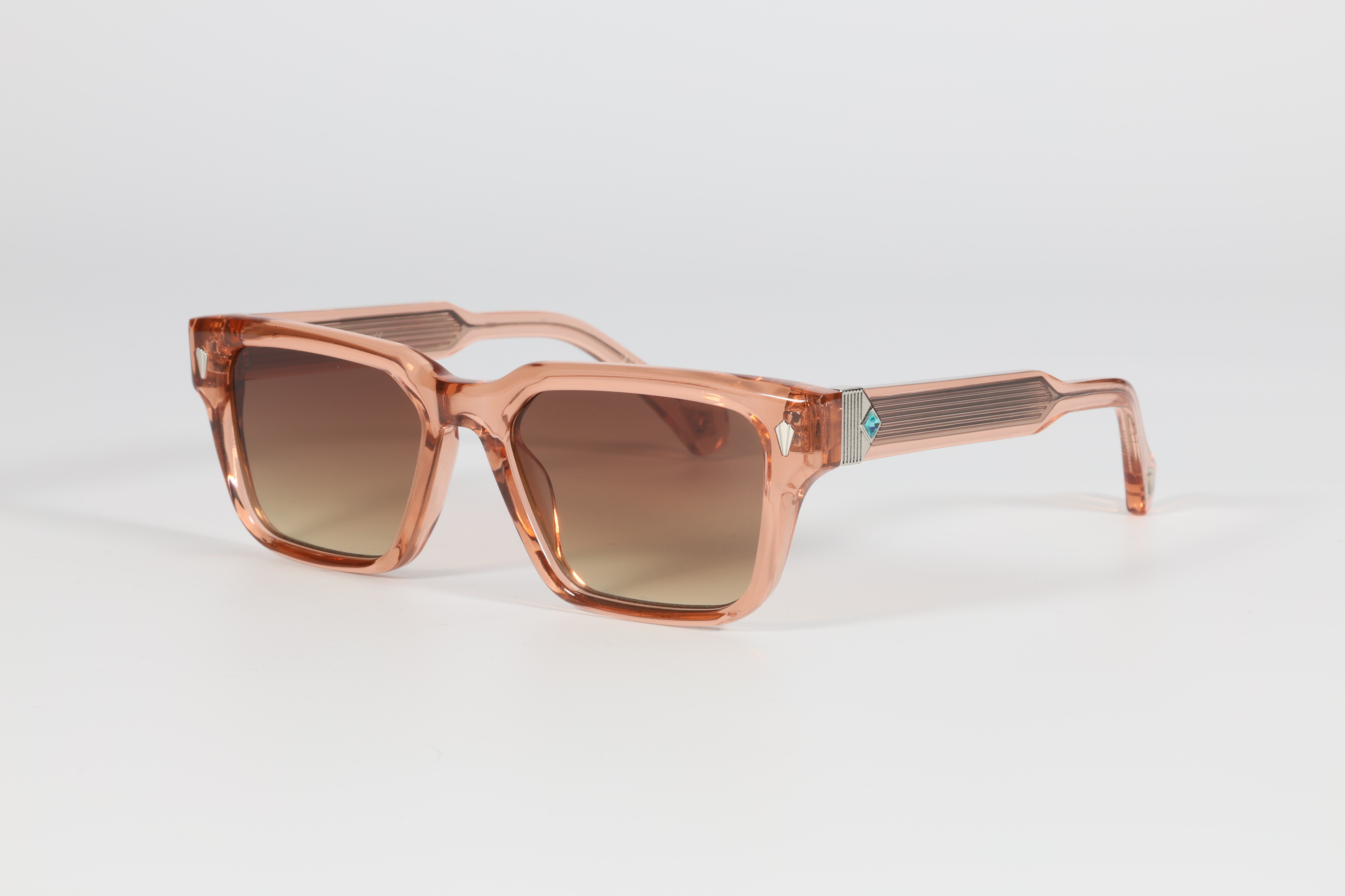 What Makes Eyeglass Frames Lightweight?