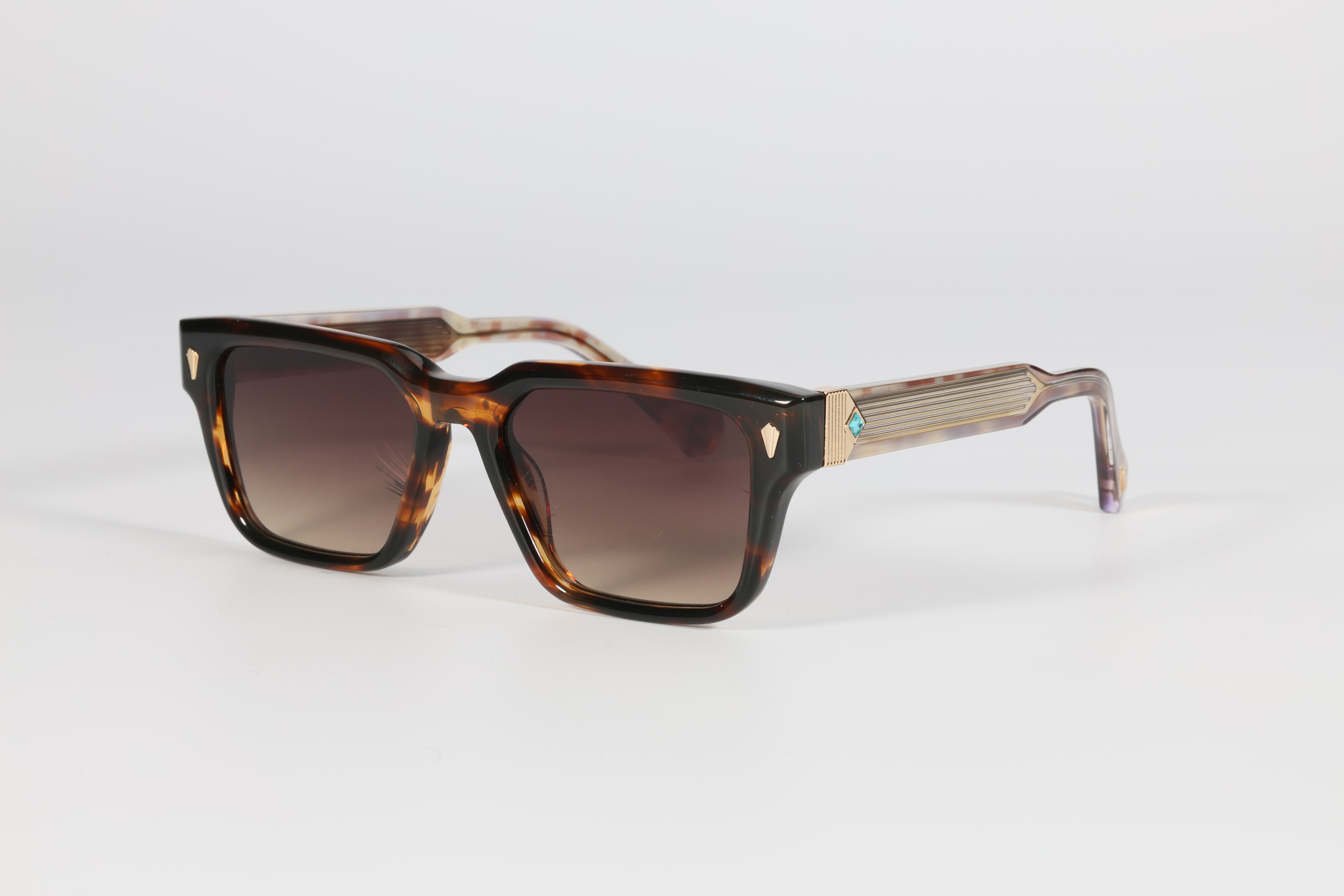 Should Eyeglasses Have Nose Pads?